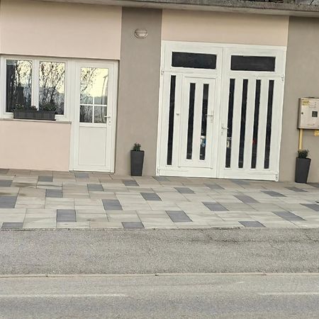 Sana Apartment Postojna Bagian luar foto