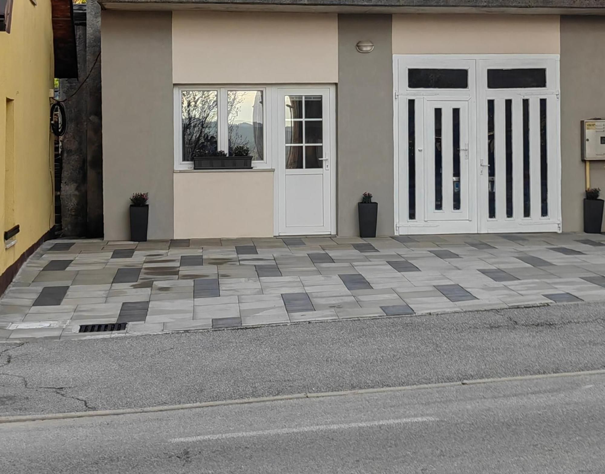Sana Apartment Postojna Bagian luar foto
