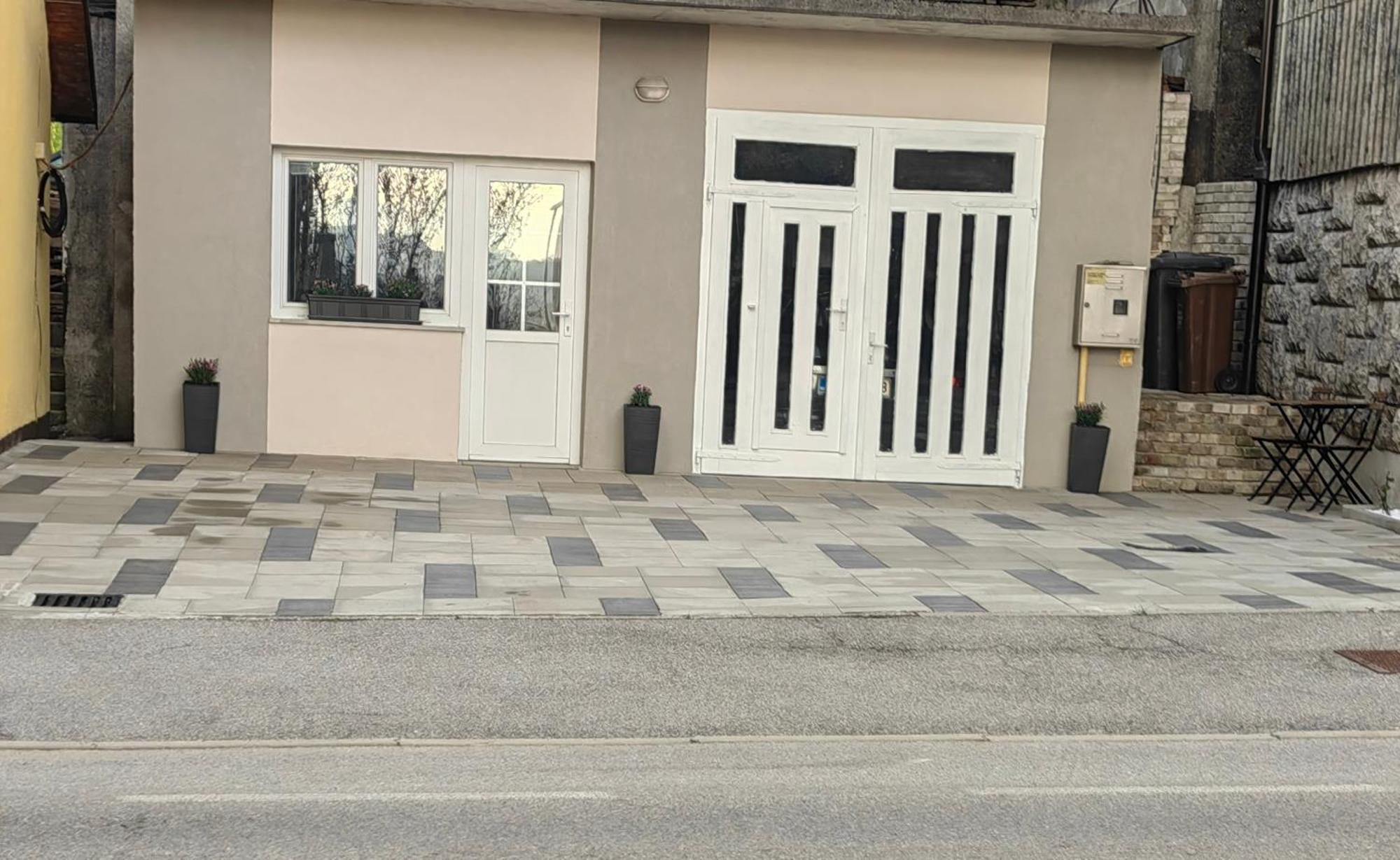 Sana Apartment Postojna Bagian luar foto